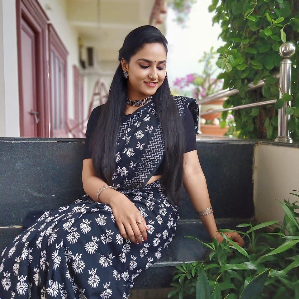 Zee Telugu Tv Anchor Kasi Annapurna In Black Saree Blouse